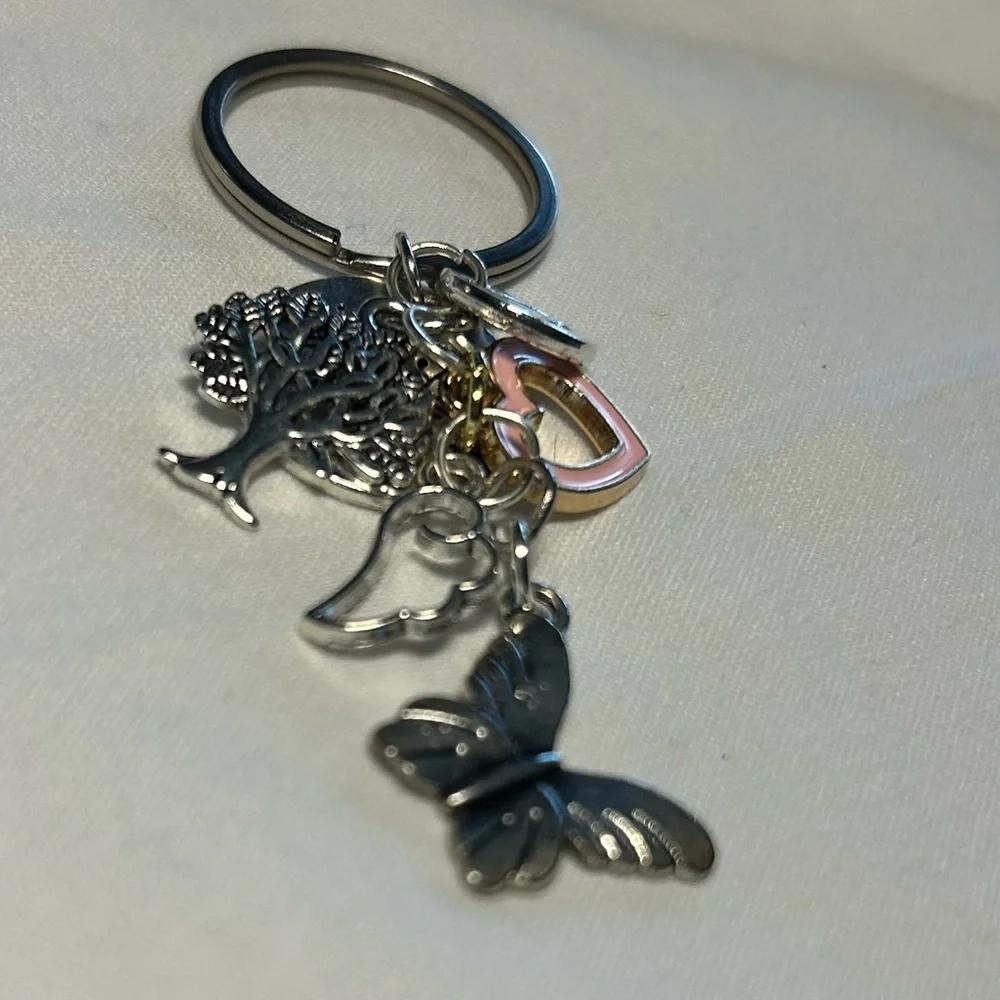 Silver keychain “Life is a‎ gift” charms
